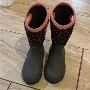 Bogs Kids' Black and Pink Rain Boots